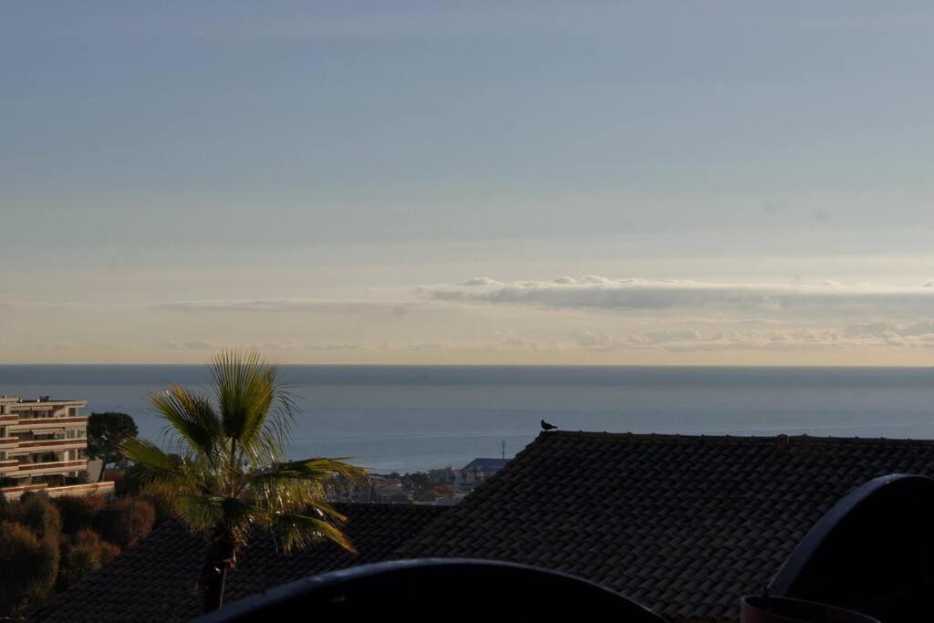 Charmant 2P Au Calme, Jardin, Piscine, Vue Panoramique Et Stationnement Villeneuve-Loubet Exteriör bild