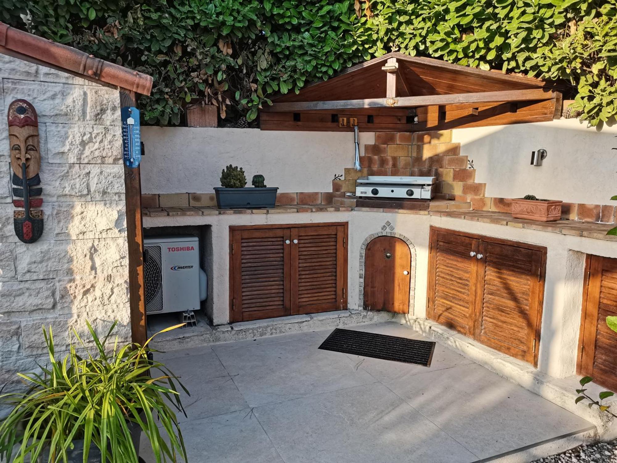 Charmant 2P Au Calme, Jardin, Piscine, Vue Panoramique Et Stationnement Villeneuve-Loubet Exteriör bild